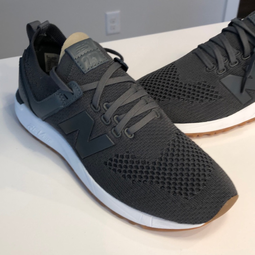 Bnwt New Balance Gray 247 RevIite 8.5 sneakers